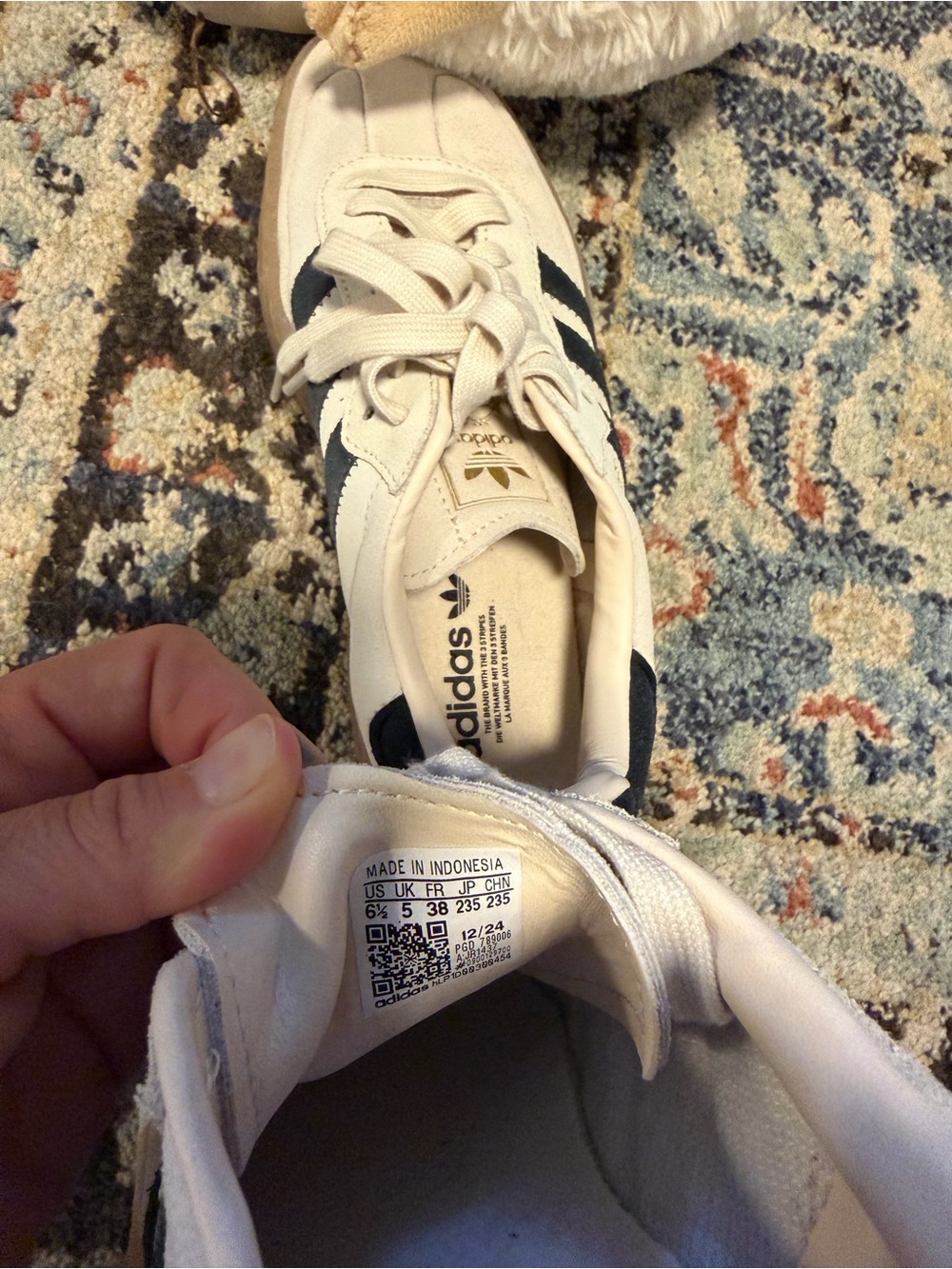 Cream adidas sambas - Picture 5 of 10